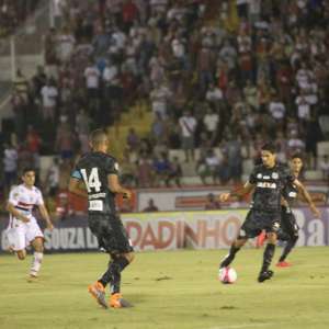 David Braz tira lições de 2017 e celebra empate do Santos na ida das quartas