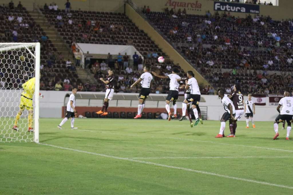 A Ponte Preta ganhou da Ferroviária na estreia do Troféu do Interior (Foto: Beto Boschiero/Ferroviária)