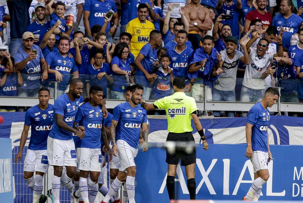 Cruzeiro tenta encaminhar vaga na grande decisão - Washington Alves/Light Press