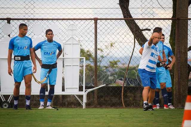 Mineiro: Raniel treina e deve atuar pelo Cruzeiro contra o Tupi