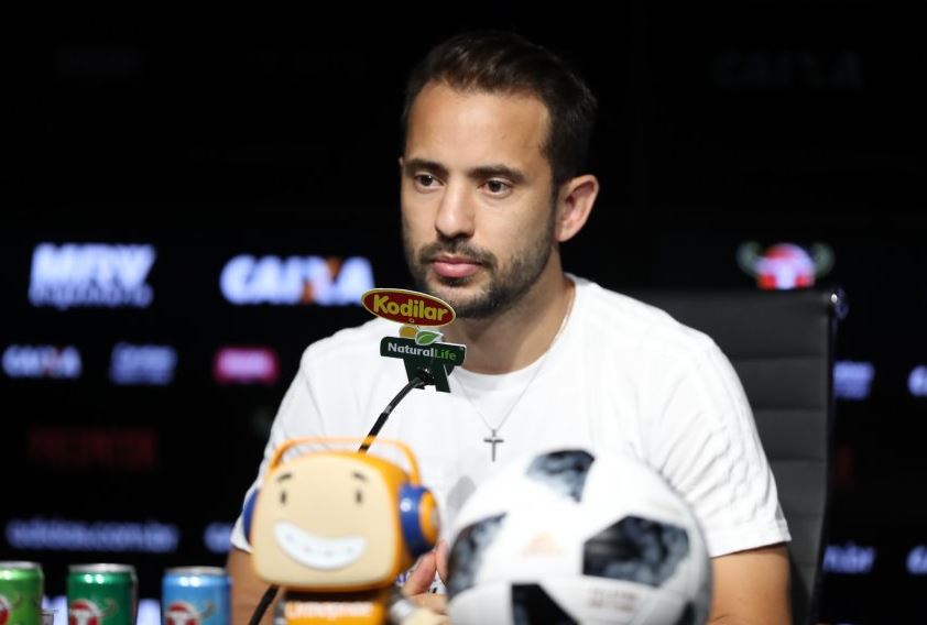 Carioca: Éverton Ribeiro defende Henrique Dourado e minimiza brincadeiras de Abel