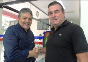 Após eliminação, São Caetano valoriza campanha e renova contrato de Pintado