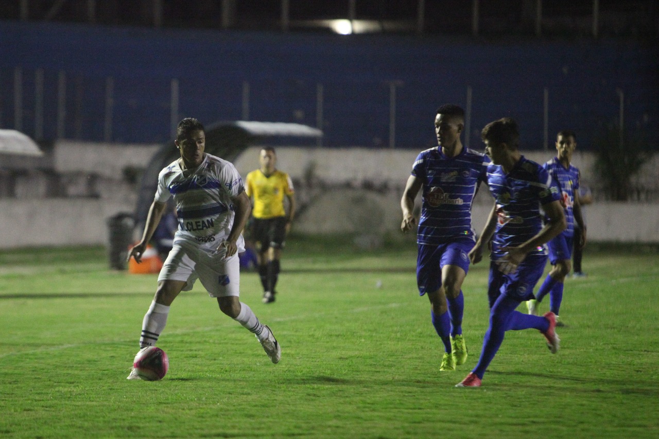 Seleção FI da Série A2 tem zaga experiente e trio ofensivo no meio