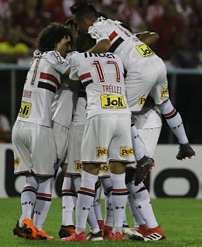 São Paulo vai enfrentar o Atlético-PR em dois confrontos