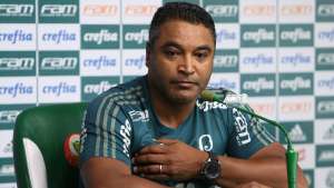 Roger minimiza elogios ao Palmeiras: 'Não vejo benefício em ser favorito'