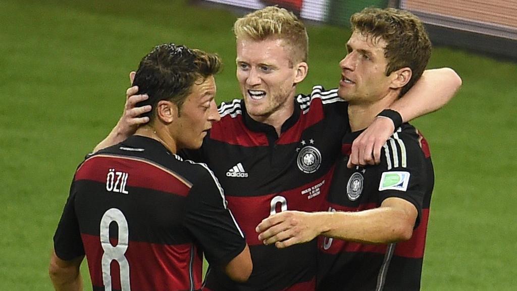 Amistosos: Özil e Müller não viajam e desfalcam a Alemanha diante do Brasil