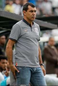 Carille elege vitória sobre Palmeiras como a mais marcante ao completar 100 jogos no Timão