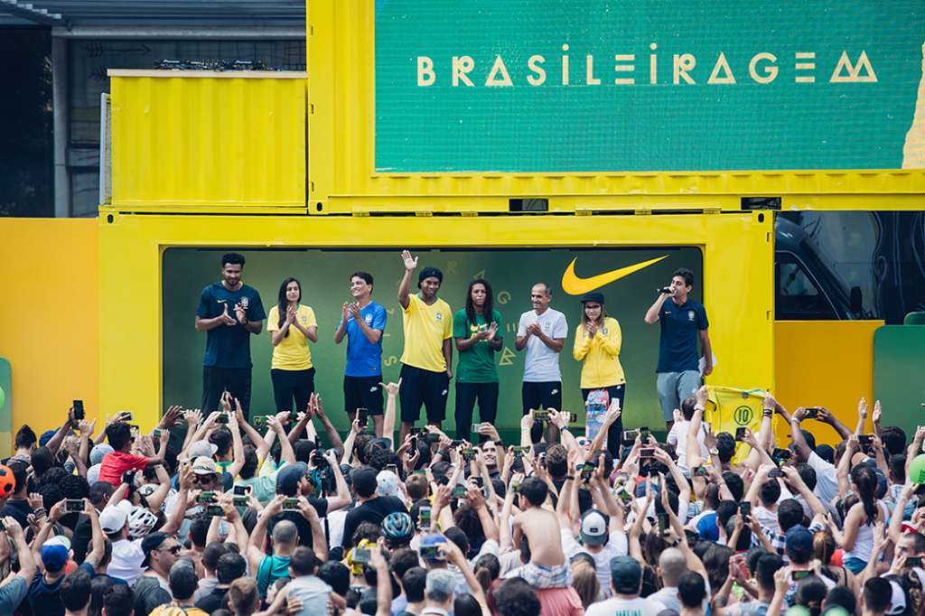 O evento aconteceu na Avenida Paulista , e teve a presença de Ronaldinho Gaúcho, Bebeto, Andressa Alves, Rafael Silva, Pamela Rosa, Leandrinho Barbosa e Vanderlei Cordeiro de Lima