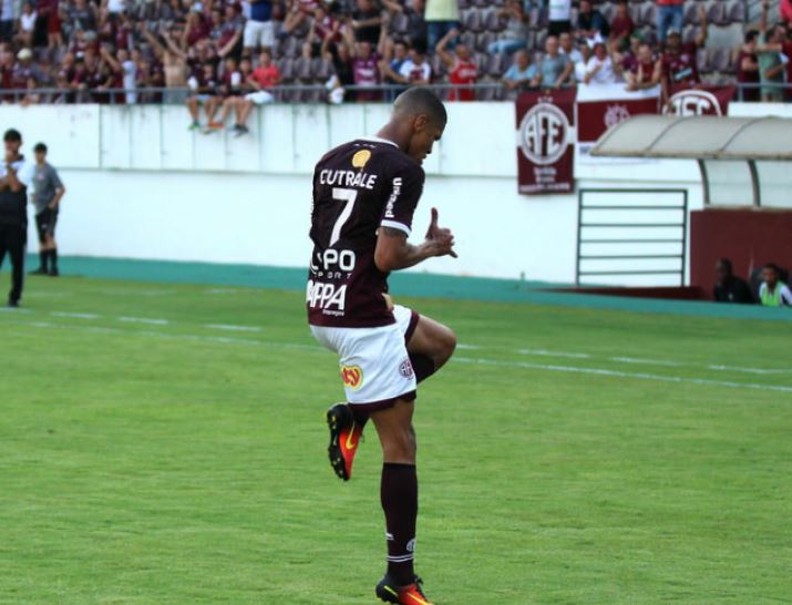 Sport ganha disputa da Ponte Preta e acerta com Hygor, da Ferroviária