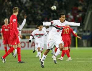 Goiás contrata Edcarlos, campeão mundial pelo São Paulo, para Série B