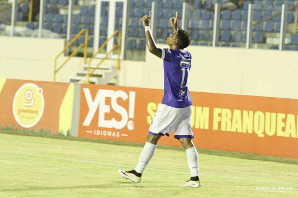 Confiança segue na briga por uma vaga na final - Reprodução/Confiança