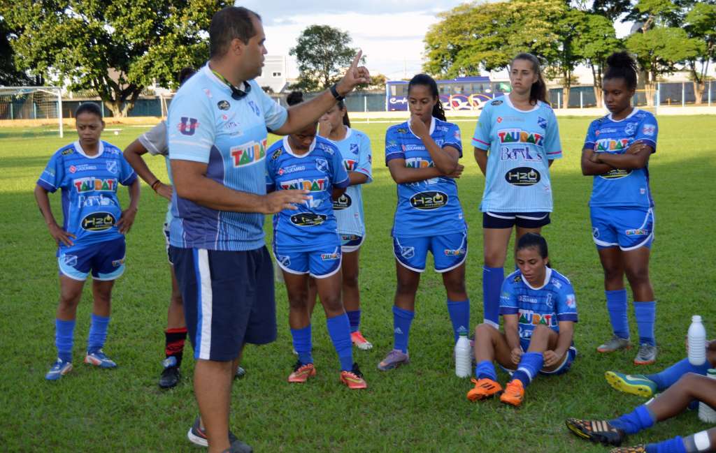 Taubaté vence jogo-treino e foca estreia no Paulista Feminino