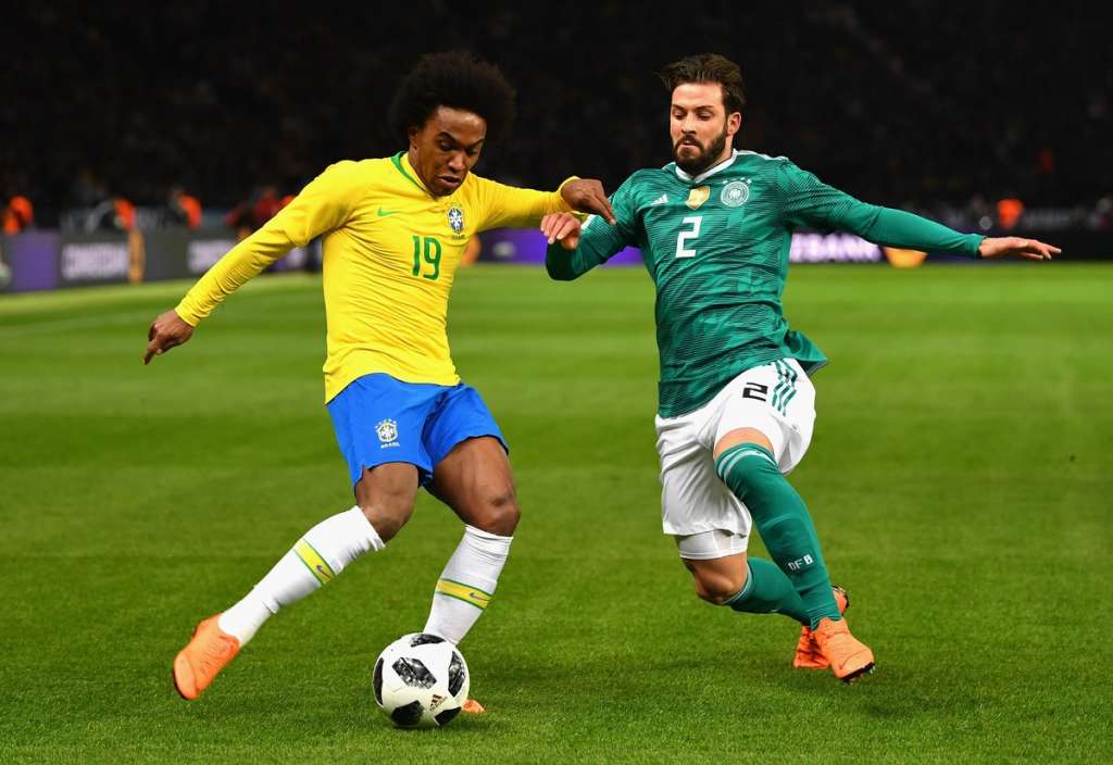 Willian brilha, Jesus volta a marcar e Daniel Alves decepciona de novo