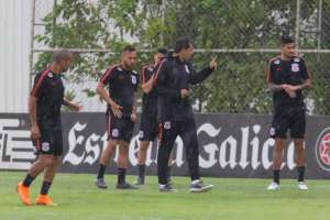 Carille nega problemas com Aguirre e diz que aprendeu com a polêmica