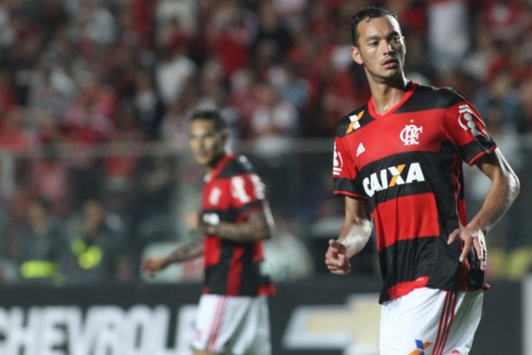 Carioca: Réver cobra mais atenção da zaga do Flamengo para jogadas de bola parada