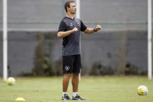 Ex-técnico do Botafogo, Felipe Conceição assume clube da Série D
