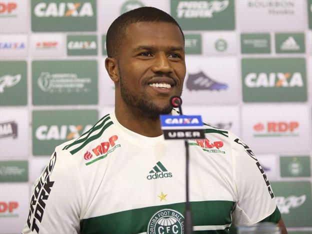 Paranaense: Ex-Atlético-MG, Carlos César chega no Coritiba falando em fazer história