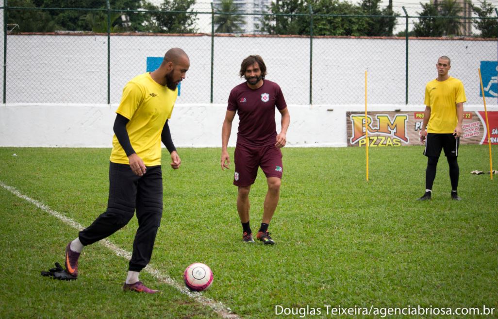 Paulista A3: Portuguesa Santista tem retorno do goleiro Clayton nas quartas de final