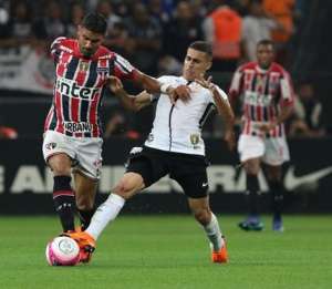 Os atos homofóbicos que se perpetuam em nosso futebol