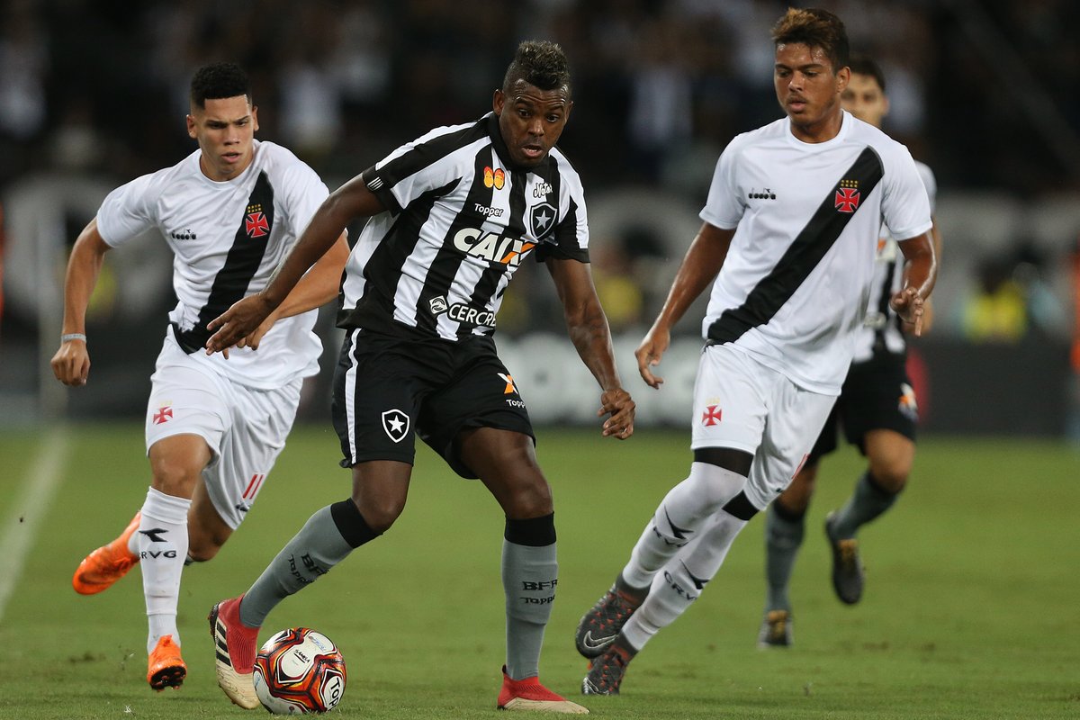 Carioca: Zé Ricardo exalta superação e pede apoio do Vasco a Fabrício após gol