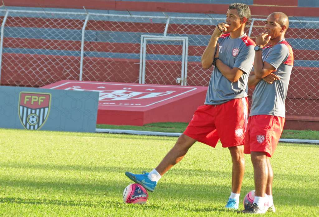 Para a partida, o técnico Alberto Félix terá à sua disposição no grupo de 18 jogadores com os três reforços (Foto: Bruno Freitas)