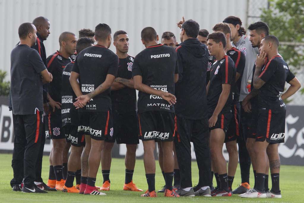 Sem jogos na semana, Corinthians deve ter só Clayson como desfalque na final do Paulistão