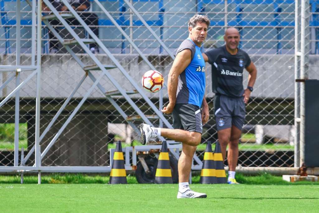 Grêmio faz acordo e Renato Gaúcho e Kannemann são liberados para final
