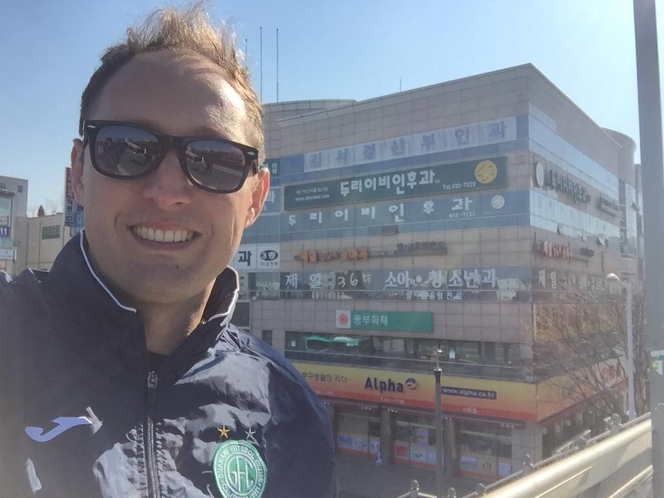 Hoje técnico, ex-goleiro Gléguer comemora acesso do Guarani na Série A2 Paulista