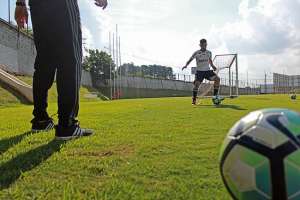 Série B: Promessa da Ponte Preta, John Kléber foca no retorno aos gramados