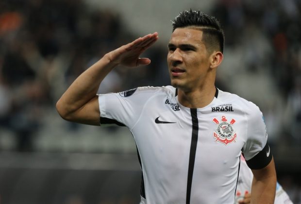 Corinthians deve se reunir com agentes de Balbuena nesta sexta por renovação