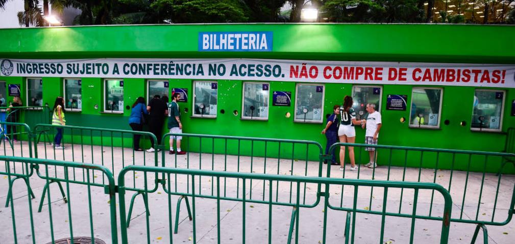 Cambistas estão fazendo a festa na final do Paulistão