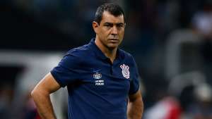 Carille quer time 'inteligente' e diz que Corinthians não vai se atirar ao ataque