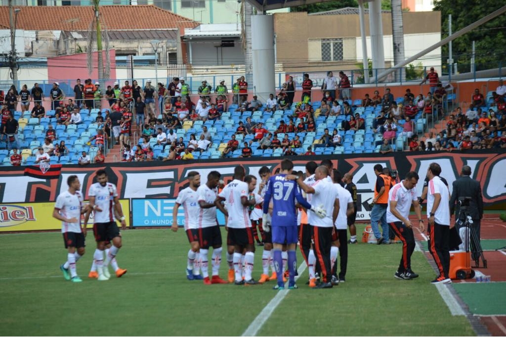 Diego faz dois golaços e conduz Flamengo à vitória sobre Atlético-GO em amistoso 3 0002050305972 img