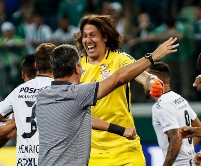 Cássio festejou muito a vitória nos pênaltis