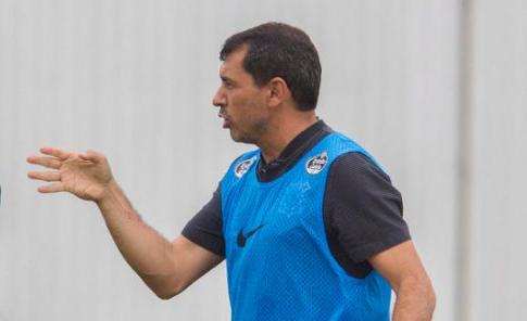 Paulistão: Após Galiotte desprezar, Carille exalta o Estadual: 'Não pode acabar'