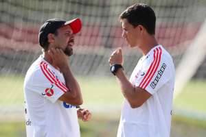 Cuéllar elogia Barbieri e defende possível efetivação no Fla: 'Tem qualidade'