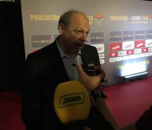 Presidente do Santos esclarece situação de Zeca e revela com quem está negociando