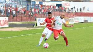 Série B: Criciúma contrata Leandro Melo e mira Léo Pereira, do Atlético-PR