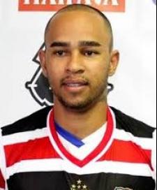 O lateral-direito João Carlos estava no Brusque/SC