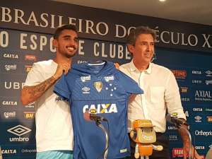 Patrick Brey chega ao Cruzeiro e diz que mira ser 'o melhor lateral do mundo'