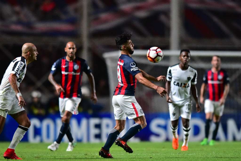 Com gol sofrido no primeiro tempo, o Atlético-MG não conseguiu se recuperar e sai atrás na primeira fase