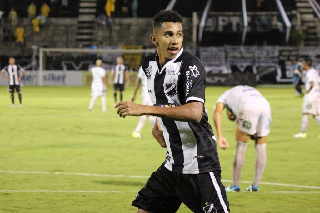 Fessin pode reforçar o Corinthians no fim da temporada. (Foto: Andrei Torres / ABC FC)