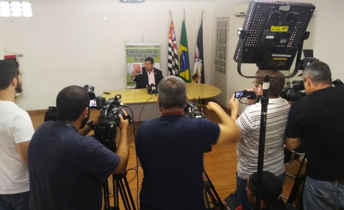 Arthur Alves Júnior, em entrevista coletiva na sede do SAFESP para falar da arbitragem da final do Paulistão 2018 - Divulgação