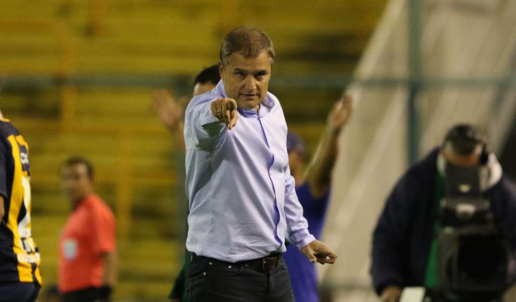 Aguirre elogia atuação e vê São Paulo 'fortalecido' após empate. Foto: Rubens Chiri / saopaulofc.net