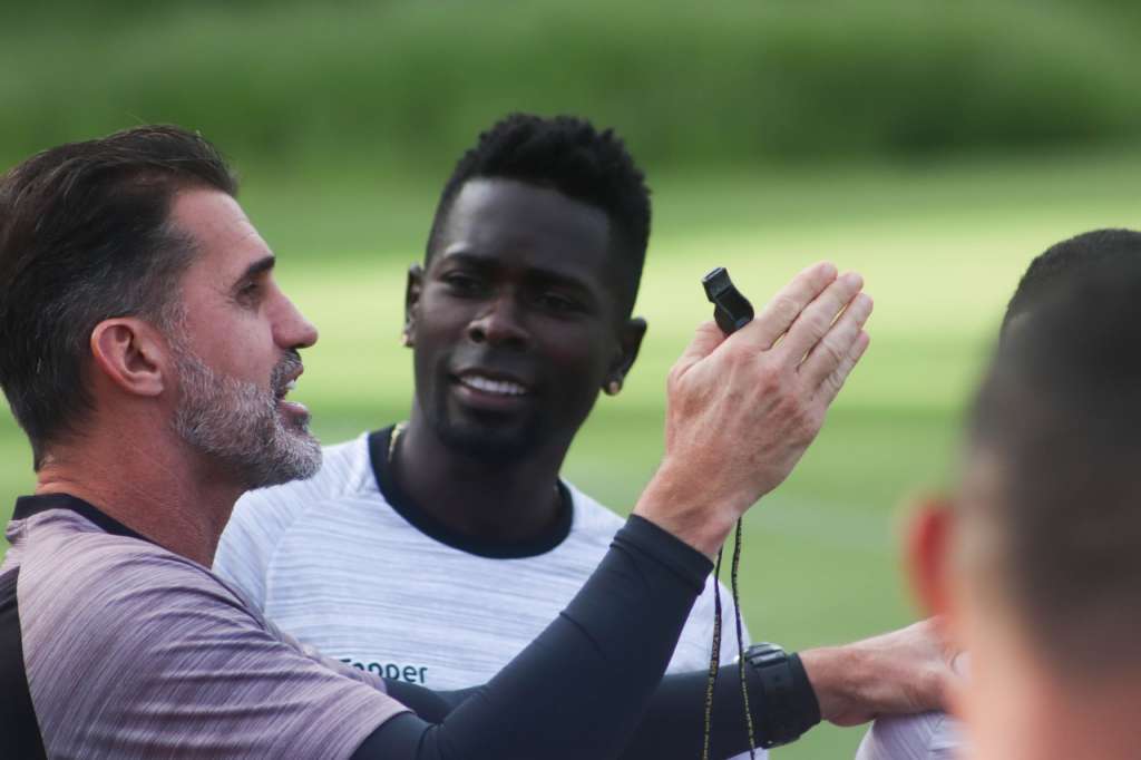 Para esse jogo de estreia no Brasileirão diante do Flamengo, o técnico Vágner Mancini conta com uma novidade para escalar o time titular do Vitória