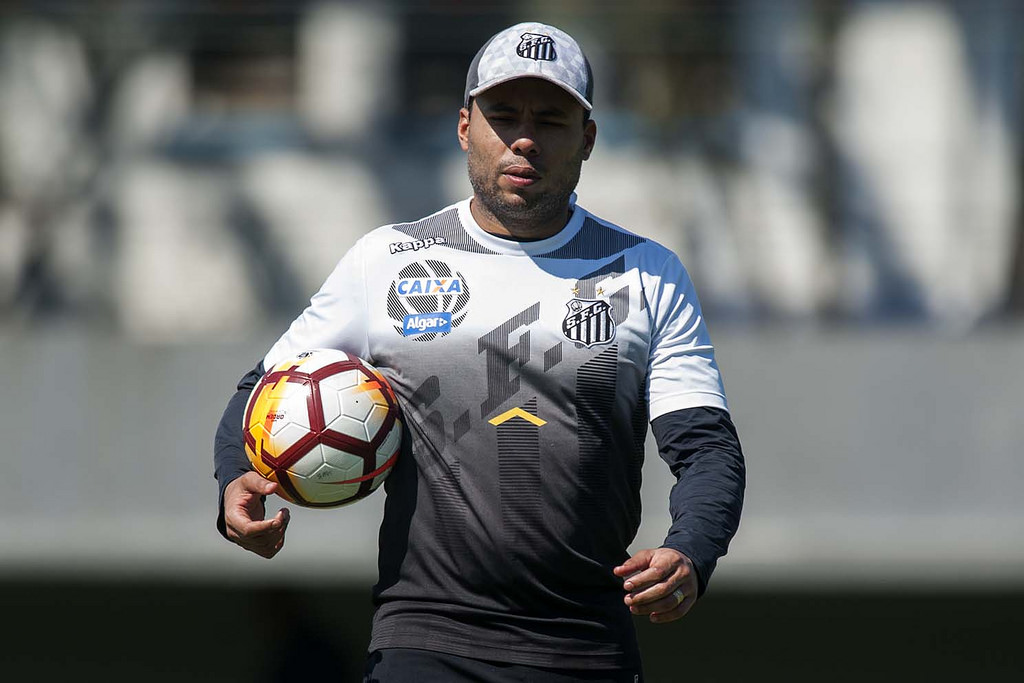 Em dia de festa, Santos desafia tabu para começar bem o Campeonato Brasileiro