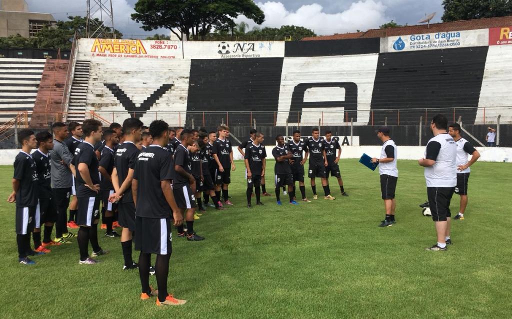 Após perder na primeira rodada por W.O., Galo tenta estrear com vitória Após perder na primeira rodada por W.O., Galo tenta estrear com vitória