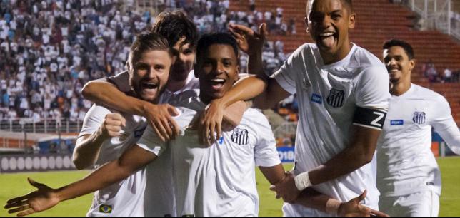 Menino Rodrygo voltou a marcar gol com a camisa do Peixe.