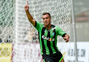 Artilheiro do América-MG comemora vitória e já mira o Flamengo