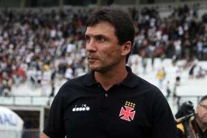 Zé Ricardo diz que Vasco foi premiado com virada no fim e enaltece 'merecimento'
